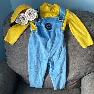 Minion costume 2t